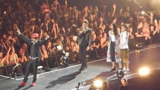 Jax amp Fedez con Levante Stash LIVE Assenzio  Intro  Concerto Forum Assago 14417  TESTO [upl. by Kraska423]