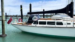 Private tour of Moorea a 43 foot classic cruiser [upl. by Anabelle]