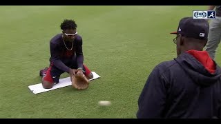 Ron Washington runs Braves rookie Ozzie Albies through fielding drills [upl. by Ajna]