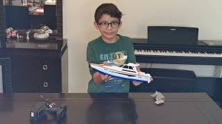 RC BOAT MAISTO TECH HIGH SPEED SUPER YACHT [upl. by Nahgem854]