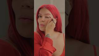 Karol G no se hace el eyeliner [upl. by Anaiad]