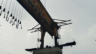 FLYOVER CONSTRUCTION PROCESS OF LIFTING PRECASTED BLOCKS USING GIRDERS CIVIL ENGINEERING WORKS [upl. by Atinav]