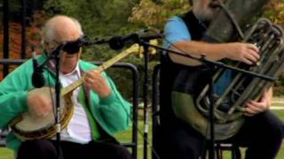 Pete Seeger at Vassar Opening Act The Bearcats Jazz Band [upl. by Gwyn479]