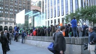 Apple fans queue for hours in New York for new iPhone 6 [upl. by Rustin]