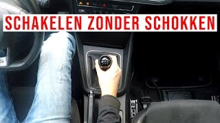 Schakelen  Zo schakel je een auto zonder te schokken [upl. by Depoliti]