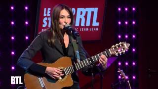 Carla Bruni  Quelquun ma dit en live dans le Grand Studio RTL  RTL  RTL [upl. by Nitsuj14]