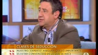 Antena 3 entrevista al seductor Mario Luna 22 [upl. by Ahsiruam]