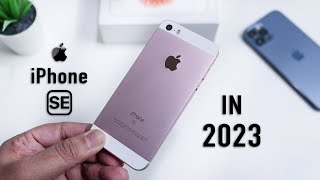 Apple iPhone SE 1st Gen In 2023  REVIEW  Hindi 🔥 [upl. by Nedry]