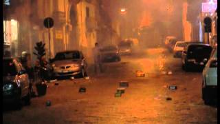 Napoli  Capodanno  Primi botti nel centro live 311213 [upl. by Ahsinelg]