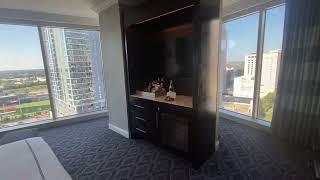 Kimpton Tryon Park Charlotte 1 King Premium Corner Spa [upl. by Shaefer]