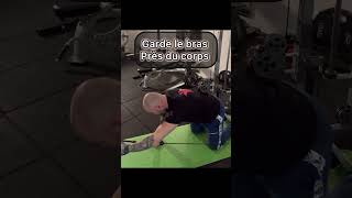 🔵développé à genoux dos à la poulie basse à 1 bras musculation shoulderworkout epaules [upl. by Whiteley465]