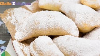 Cassatelle di ricotta Dolci di Carnevale  Ricetta in 1 minuto [upl. by Inalan141]