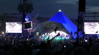 Coldplay  The Scientist  2024 Glastonbury Festival 240629 [upl. by Itnahsa]