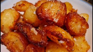 The BEST Crispy Roast Potatoes [upl. by Airat534]