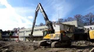 VOLVO EC380D HR Longfront der Fa Isarkies im Einsatz beim Abbruch der Stadtwerke Erding [upl. by Anirda498]