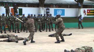 Remise de médailles aux soldats du Contingent togolais de l’ONUCI [upl. by Elletnahc]