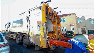 Christmas Recycling Suez Mercedes Econic Bin lorry on Mixed Recycling UTG [upl. by Bowe197]