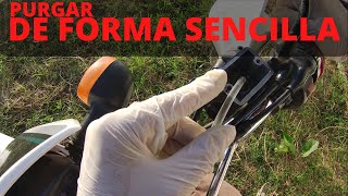 Como PURGAR los Frenos de mi Moto  Purgar Frenos sin Jeringa  purgar frenos xtz [upl. by Nosro]