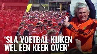 Duizenden Ajaxfans rennen Cruijff Run tijdens de Klassieker [upl. by Acined143]