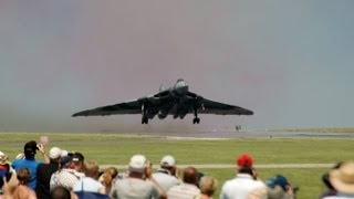 AVRO VULCAN XH558 HOWLING AS SHE TAKES OFF amp SETS OFF CARALARMS [upl. by Jerome81]