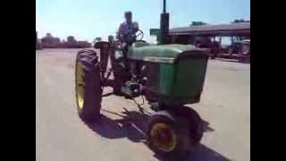 JOHN DEERE 2520 COMPLETE RUNNING TRACTOR [upl. by Llekim]