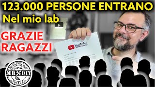 Oggi sono entrate 123000 persone nel piccolo laboratorio di Riccardo Muscarella Silver Play Button [upl. by Leia]