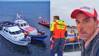 NA MOTORUITVAL STUURLOOS OP HET IJSSELMEER KNRM SCHIET TE HULP 49 [upl. by Cai705]