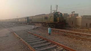 Hazara Express up crossing from Murad Shah Phatak Rohri [upl. by Haodnanehs]