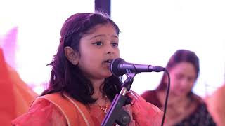 Shri Dhimahi Betiji 6 years reciting Yugal Geet  Pujya Shri Vrajrajkumarji Mahodayshri [upl. by Kwan]