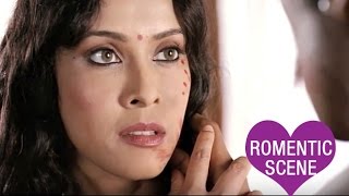 Randeep Hooda Painting Nandana Sen  Romantic Scene  Rang Rasiya  Hindi Film [upl. by Rooker]