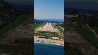 Cockpit View Boeing 737 Amazing Landing In Skiathos Greece Short Runway [upl. by Nidak]