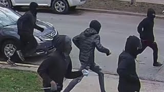 Chicago police search for group responsible for 14 armed robberies [upl. by Pernell]