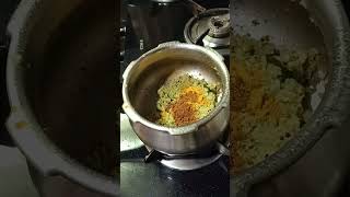 shorts  youtubeshorts  चवळीची चमचमीत भाजी  Black eyed beans curry [upl. by Holofernes72]