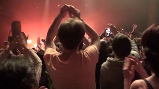 Saez  Rue dla soif  live zenith de paris 2017 [upl. by Aitenev]