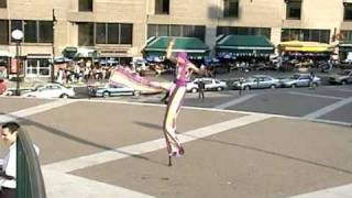 Grégoire Dunlevy maître échassier  Danse sur Échasses  StiltDancing [upl. by Dilahk742]