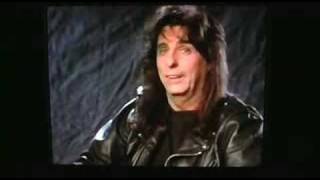 ALICE COOPER BITES HEAD OFF CHICKENNOT MICHAEL HANSEN [upl. by Rede]