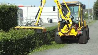 Becx heggensnoeier HS130HR hedgecutter [upl. by Derfnam]