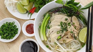 VRAIE SOUPE TONKINOISE AU POULET PHO GA  VIETNAMESE CHICKEN PHO SOUP  HOP DANS LE WOK [upl. by Imehon357]