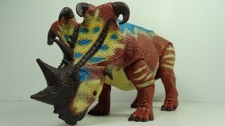 New Jurassic Park Dino Showdown Pachyrhinosaurus Hasbro Toy Review [upl. by Unni]