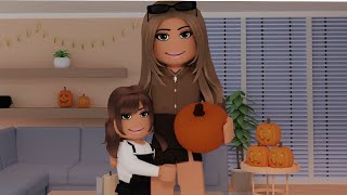 DECORATING THE FAMILY HOUSE FOR HALLOWEEN Bloxburg Roleplay [upl. by Matuag]