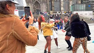 Weiberfastnacht Hauptbahnhof Köln Bahnhofsvorplatz 24022022 [upl. by Ainad902]