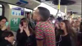 Stromae chante Formidable dans le métro de Montréal STM Stromae [upl. by Sergeant]