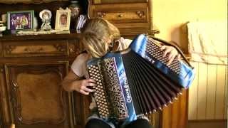 le denicheur accordeon karène neuville [upl. by Ettenotna]