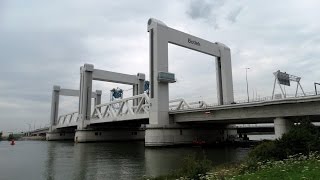 Grootste hefbrug ter wereld  Botlekbrug  Rotterdam Hoogvliet 2015 [upl. by Carmelina242]