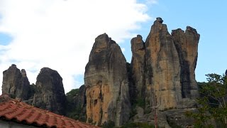 GREECE KALAMBAKA METEORA СКАЛЫ МЕТЕОРЫ ГОРОД КАЛАМБАКА [upl. by Schaumberger364]