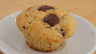 Ricetta muffin con cioccolato muffin con doppio cioccolato bianco e nero [upl. by Relyt]