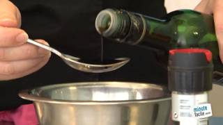 Comment faire une vinaigrette simple et rapide [upl. by Atelahs]