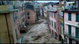 Vernazza Flood October 25 2011 [upl. by Remas]