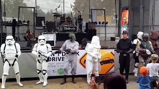 Star Wars Stromtroopers 501st tanzen YMCA Volkfest Grafenwöhr [upl. by Aisenat]