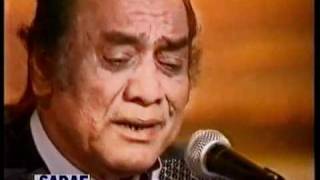 GULON MEIN RANG BHARE  MEHDI HASAN  YouTubemp4 [upl. by Anierdna133]